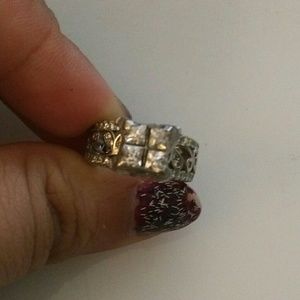 Beautiful old vintage cz ring. .925 silver
